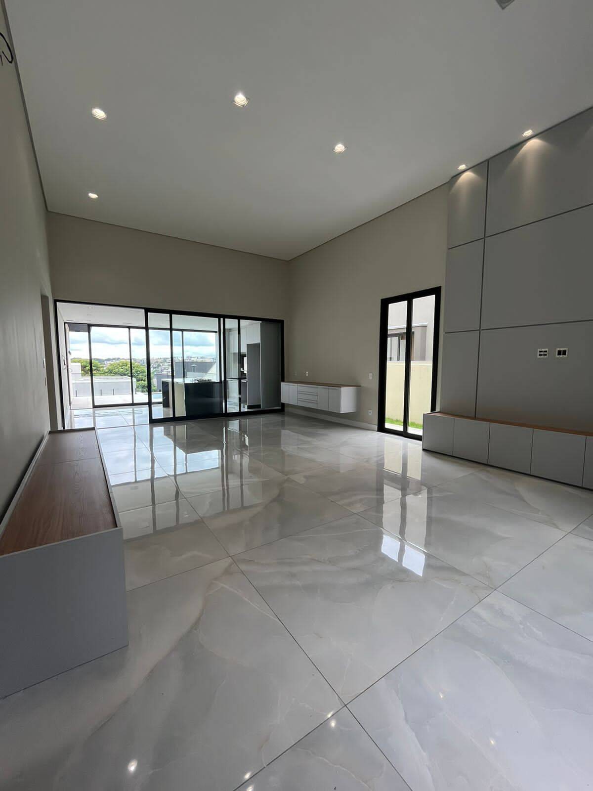 Casa, 3 quartos, 242 m² - Foto 1