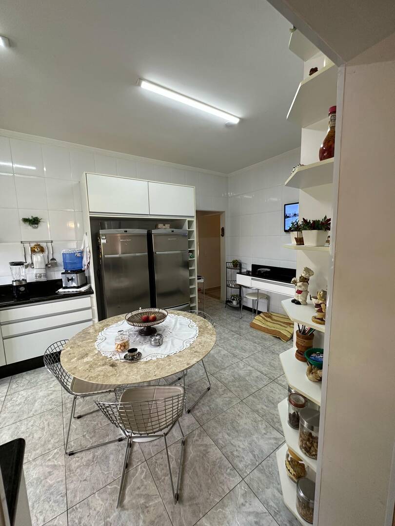 Casa, 4 quartos, 330 m² - Foto 11