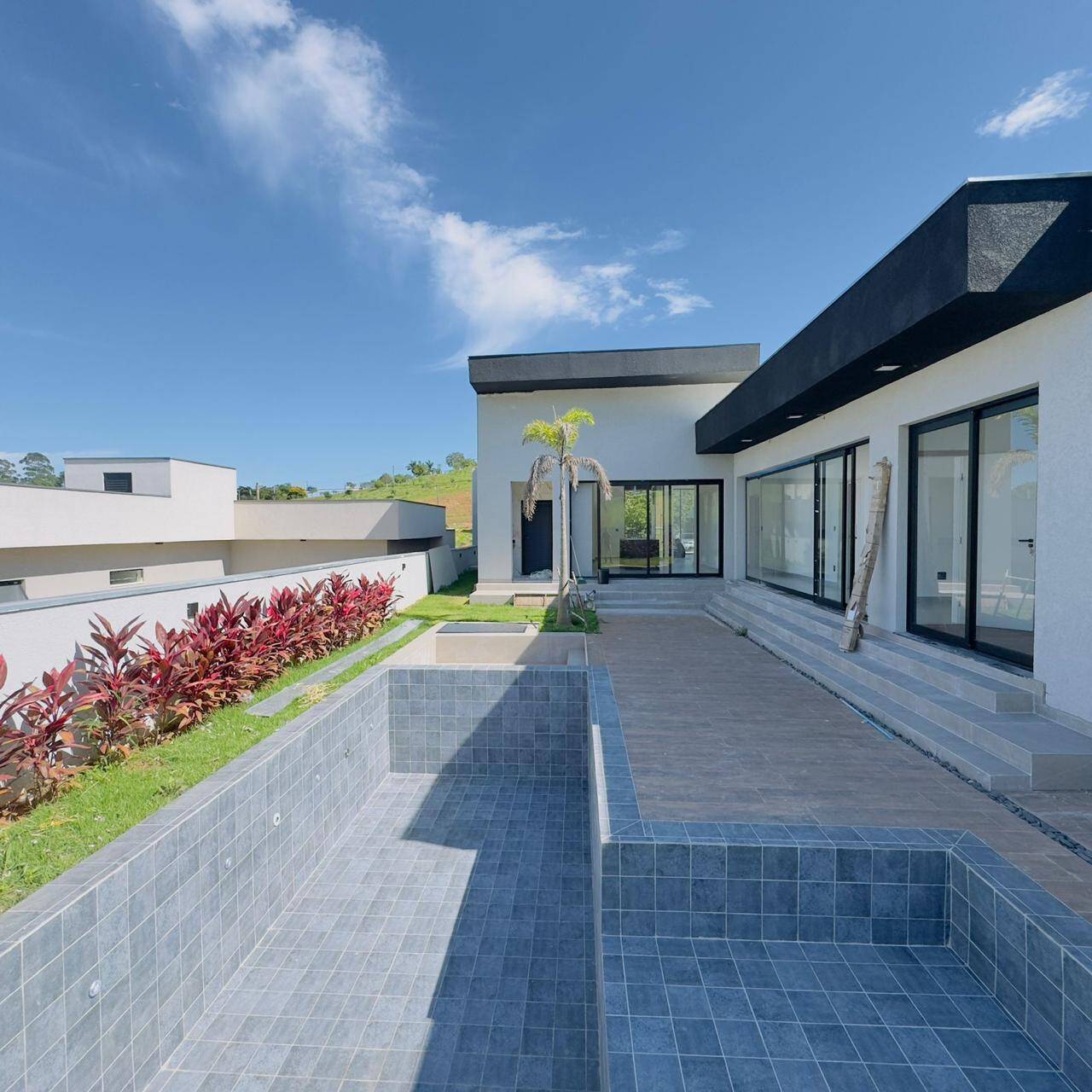 Casa, 3 quartos, 266 m² - Foto 1